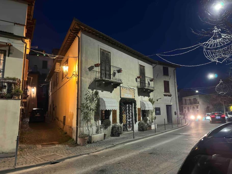Fronte Lago Nel Centro Storico “La Casa Del Lago” トレヴィニャーノ・ロマーノ エクステリア 写真